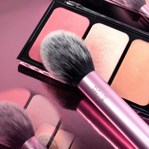 Real Techniques Ultra Plush Blush Makeup Brush